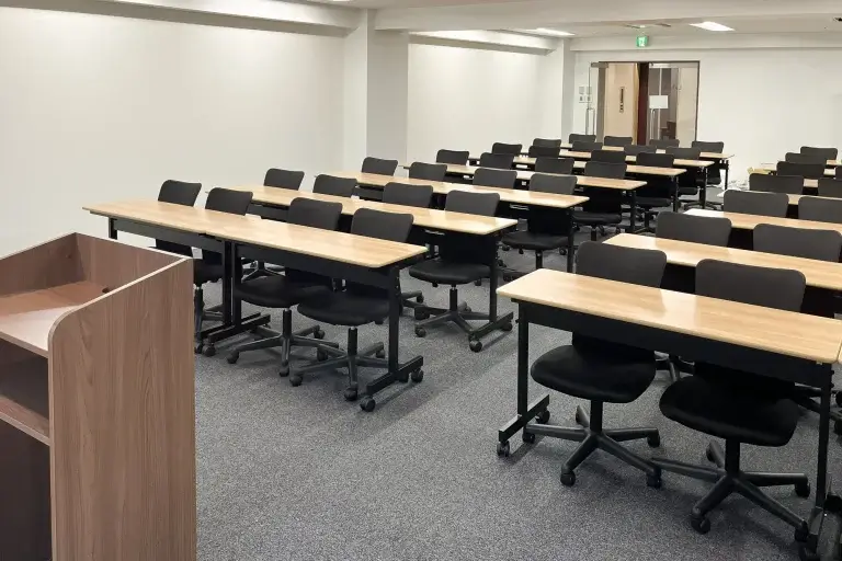 Lab新橋銀座口店_スクール前から