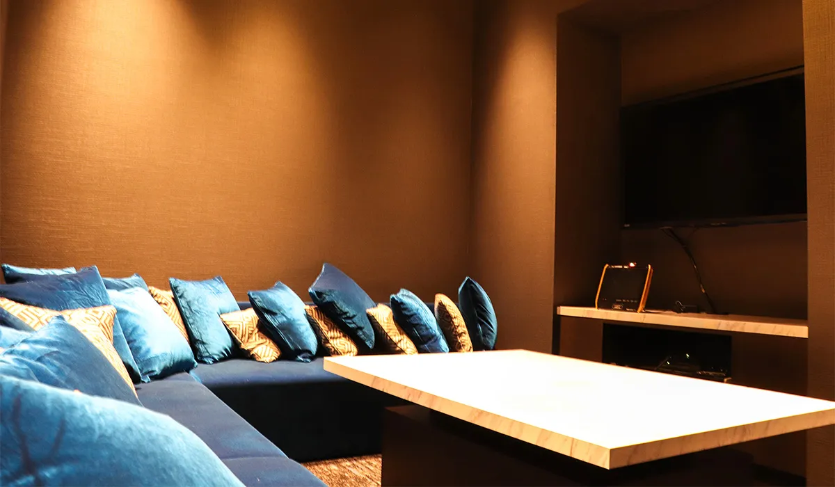 Lounge カラオケルーム